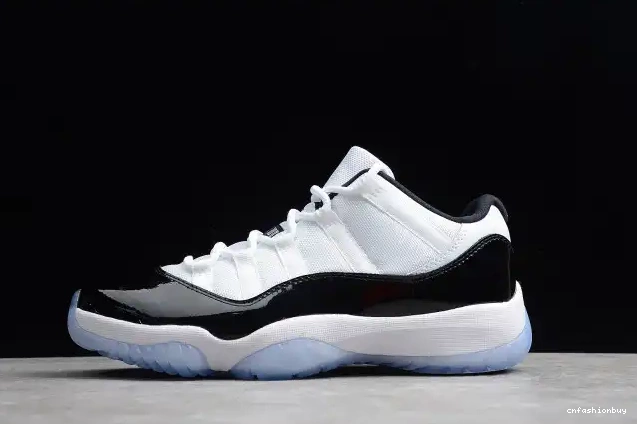 Low 528895-153 Black Air White mens 